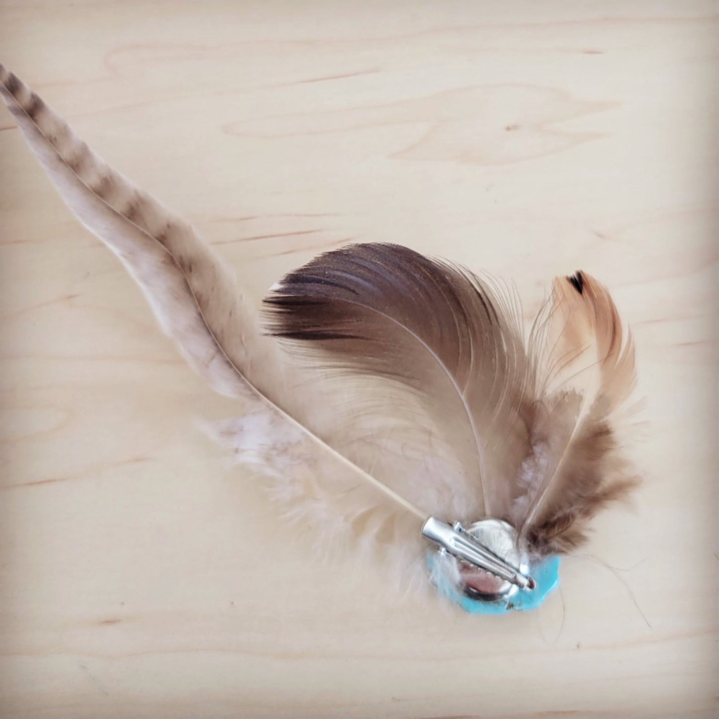 Clip-On Feather Hat Band-Blue Turq w/ Tan Feathers 954p