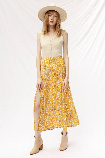 Maxi skirt with slit detail