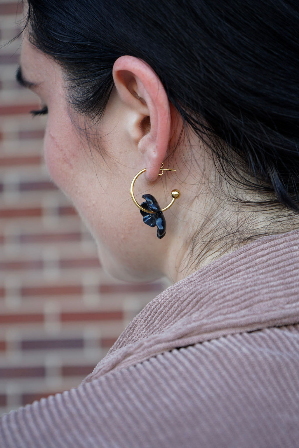 Magnolia Hoops - Black