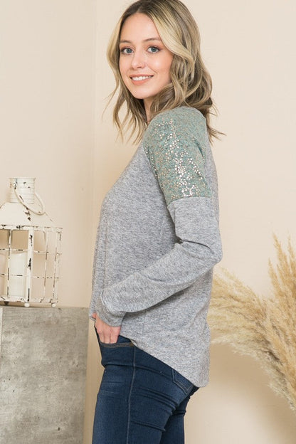 Light Sweater w Contrast Print Sleeves