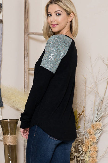 Light Sweater w Contrast Print Sleeves
