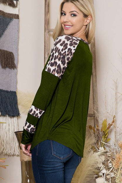 Leopard Print Contrast Baseball Tee