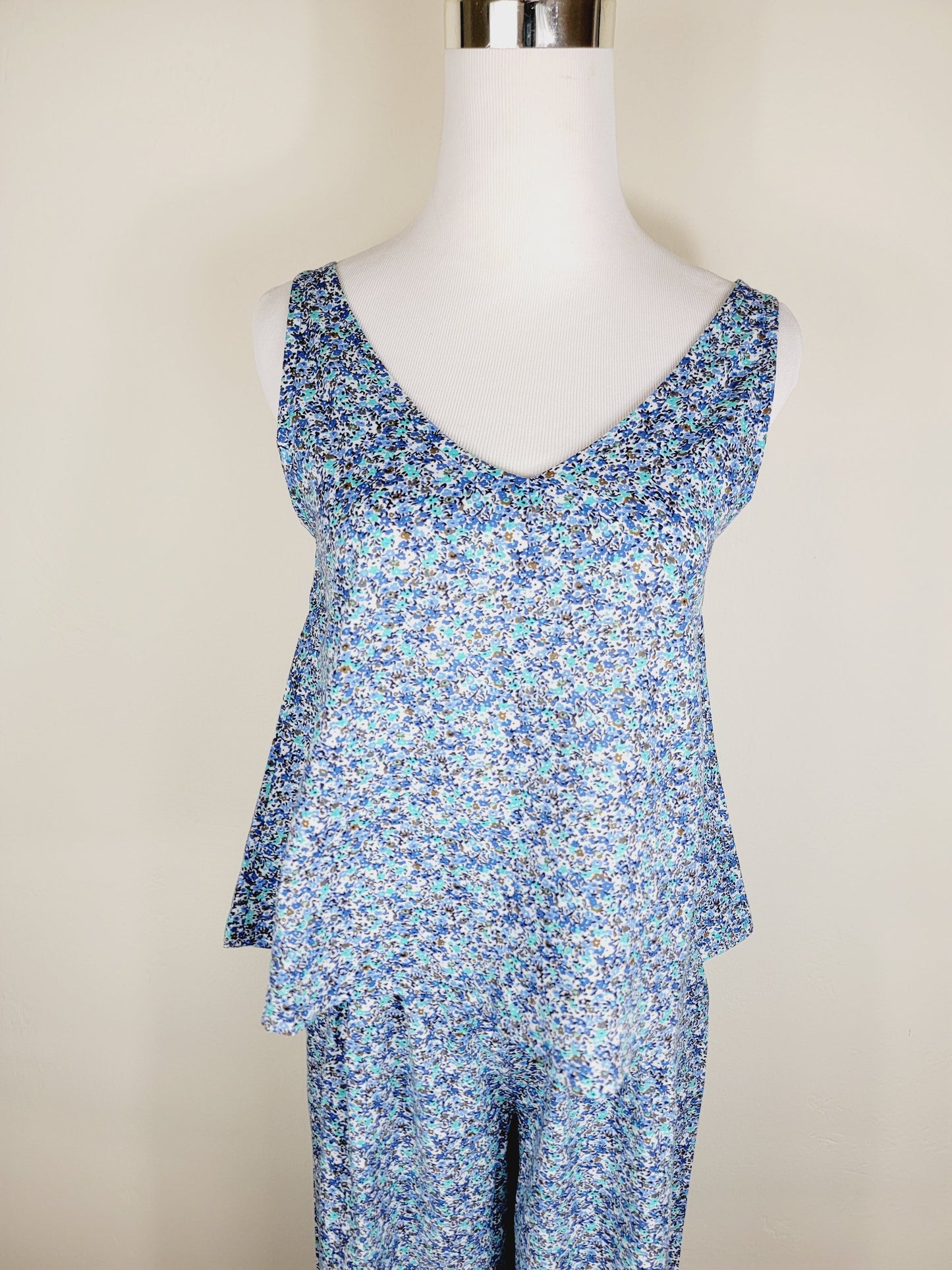 A LINE CUT TANK TOP