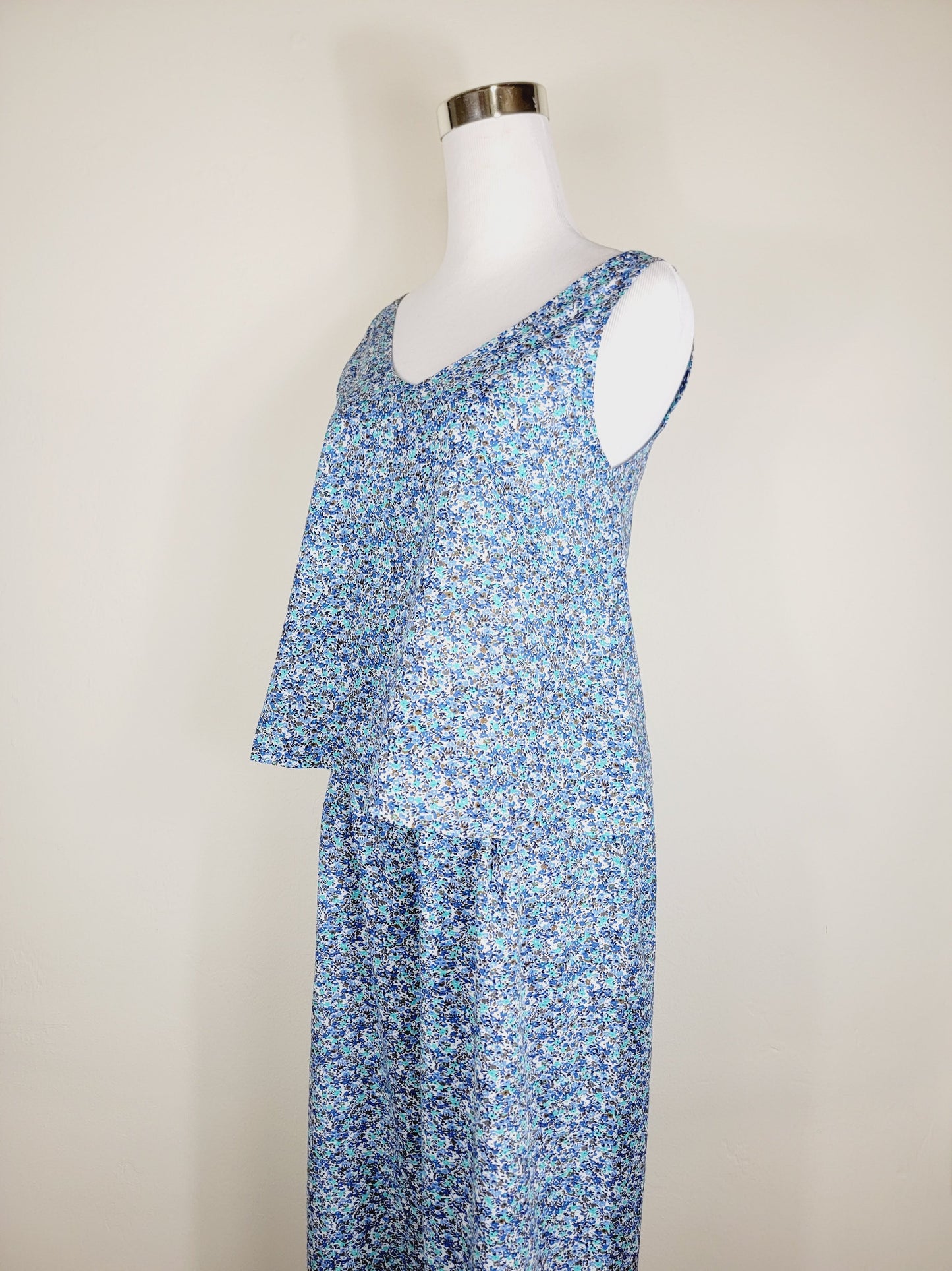 A LINE CUT TANK TOP
