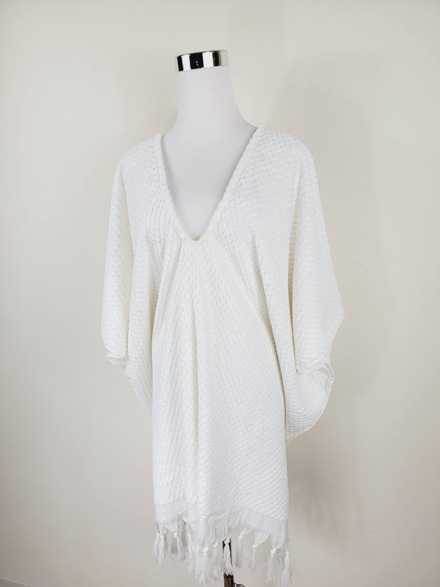 One Size Everyday Cover Up Towel – Beach Perfect , Pom Pom White