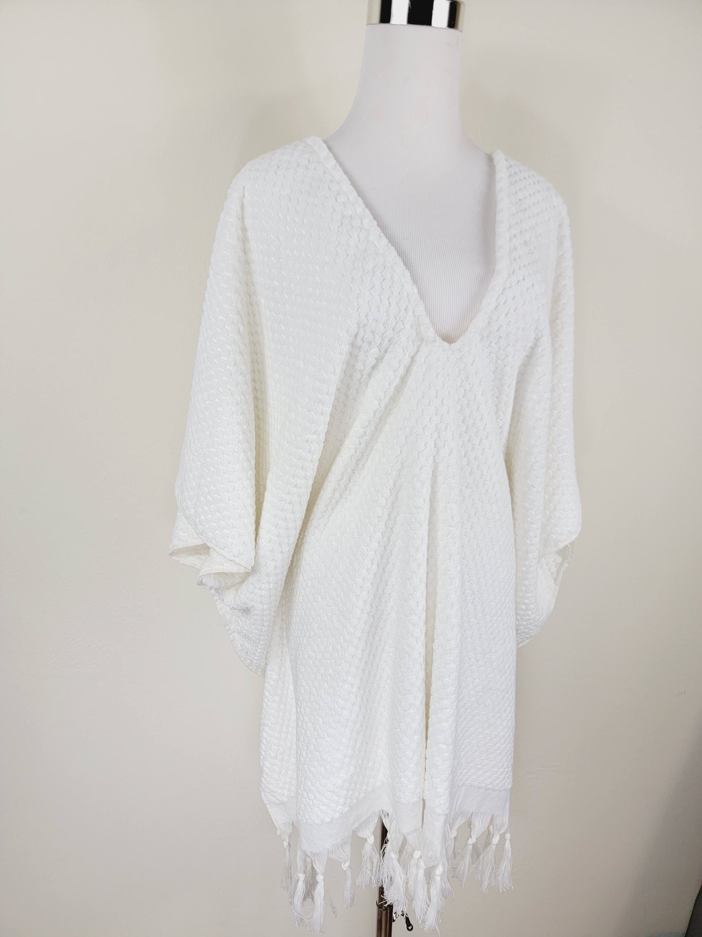 One Size Everyday Cover Up Towel – Beach Perfect , Pom Pom White