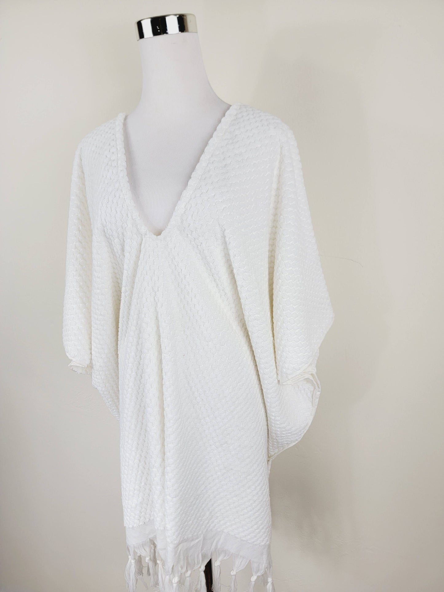 One Size Everyday Cover Up Towel – Beach Perfect , Pom Pom White