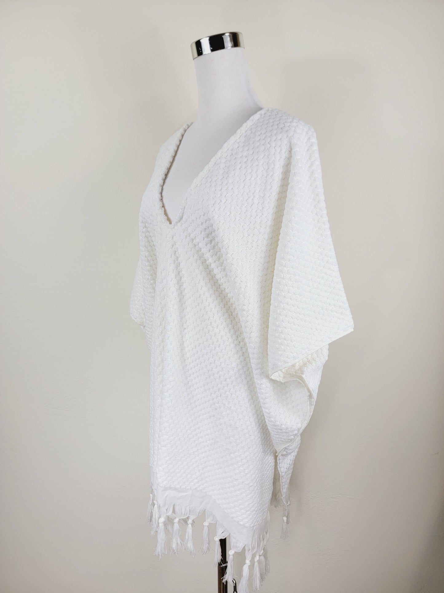 One Size Everyday Cover Up Towel – Beach Perfect , Pom Pom White