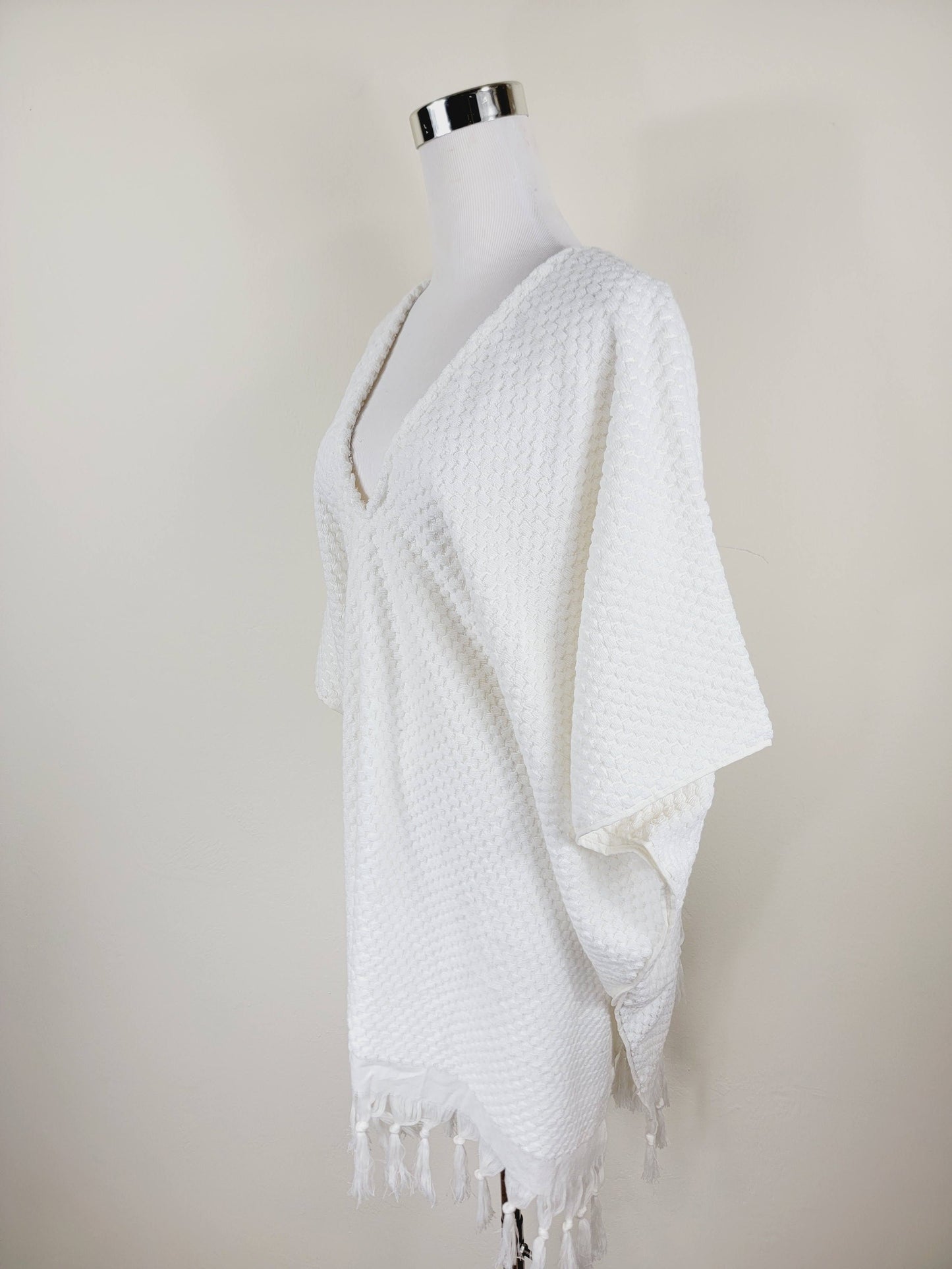 One Size Everyday Cover Up Towel – Beach Perfect , Pom Pom White