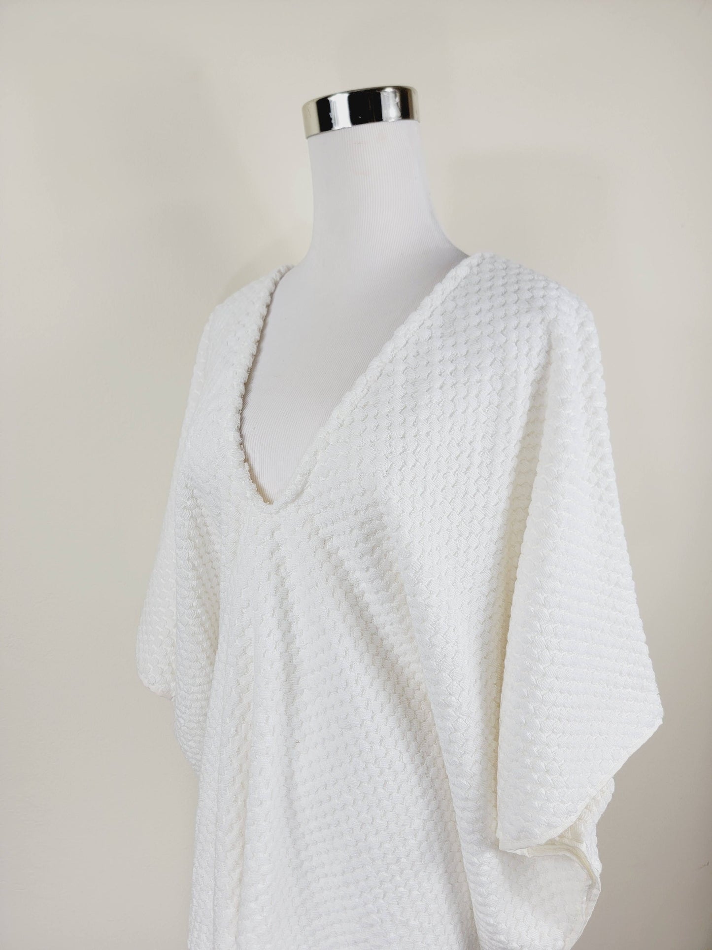 One Size Everyday Cover Up Towel – Beach Perfect , Pom Pom White