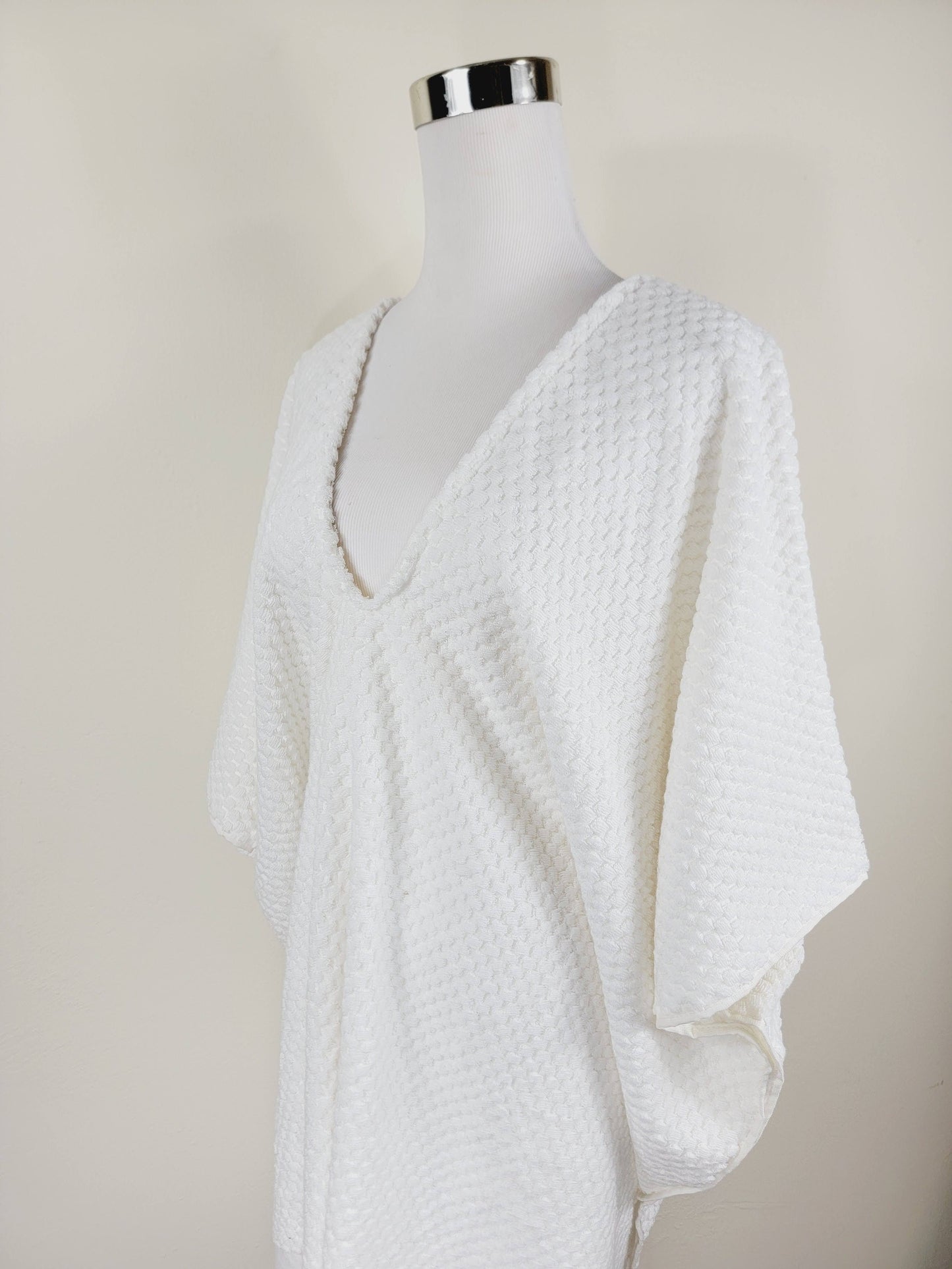 One Size Everyday Cover Up Towel – Beach Perfect , Pom Pom White