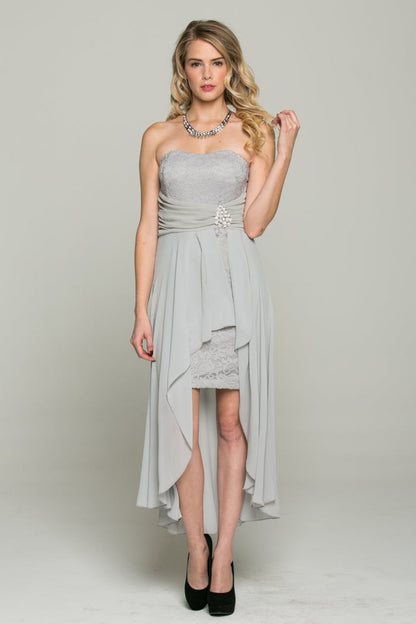Open back Lace and chiffon surplus dress with waist brooch.