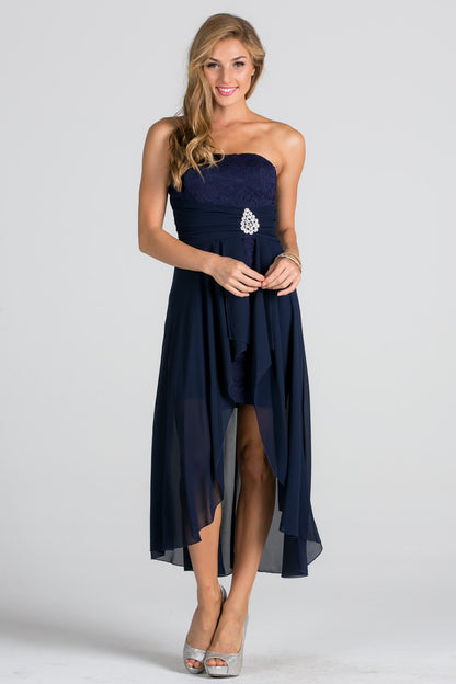 Open back Lace and chiffon surplus dress with waist brooch.