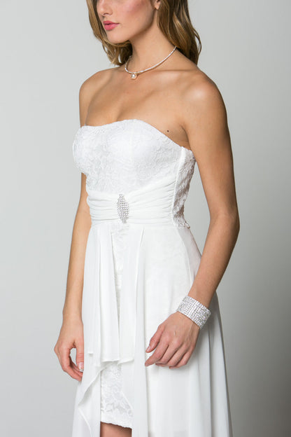 Open back Lace and chiffon surplus dress with waist brooch.