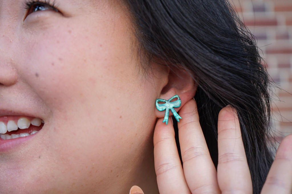 Bow Studs - Green Shimmer