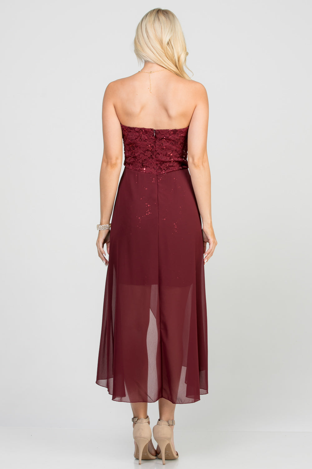 Open back Lace and chiffon surplus dress with waist brooch.