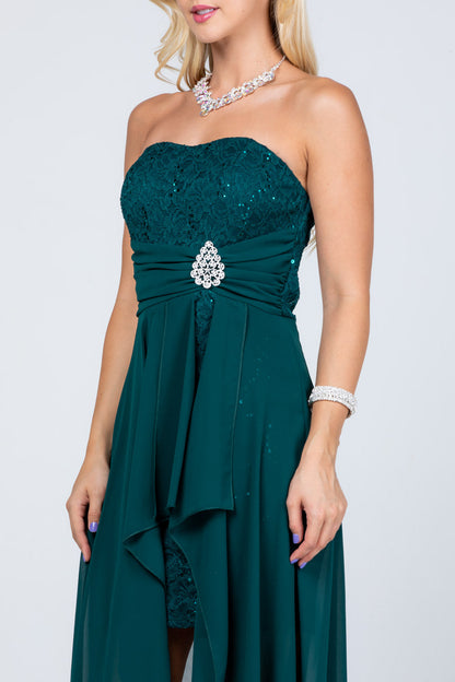 Open back Lace and chiffon surplus dress with waist brooch.