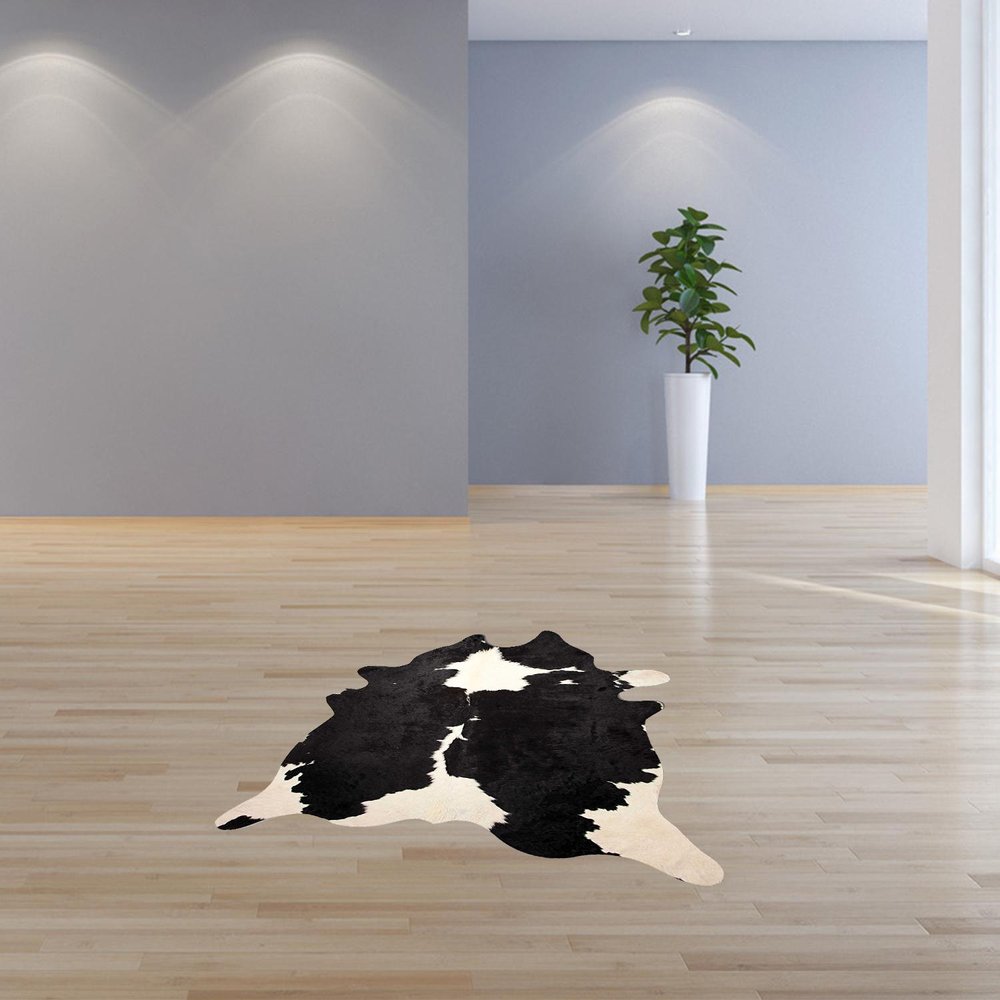 6' X 7' Tan And White Cowhide Cowhide Print Area Rug