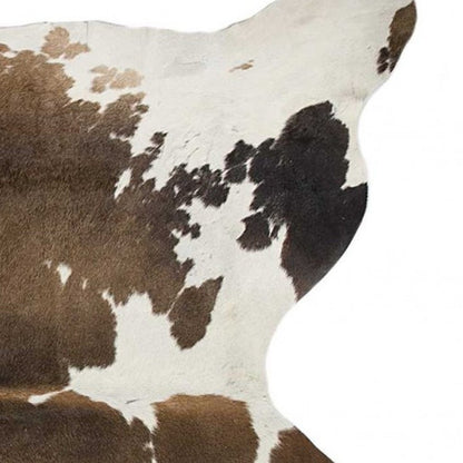 6' X 7' Tan And White Cowhide Cowhide Print Area Rug