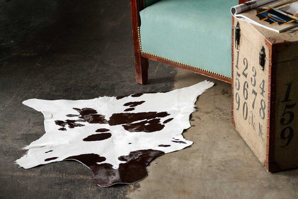 2' X 3' Black And White Cowhide Abstract Hand Woven Area Rug