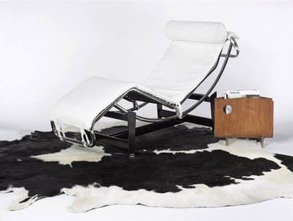 5' X 7' Black And White Cowhide Area Rug