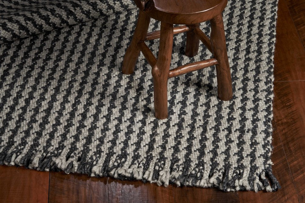 9' X 12' Gray And Light Gray Wool Houndstooth Hand Woven Area Rug With Fringe