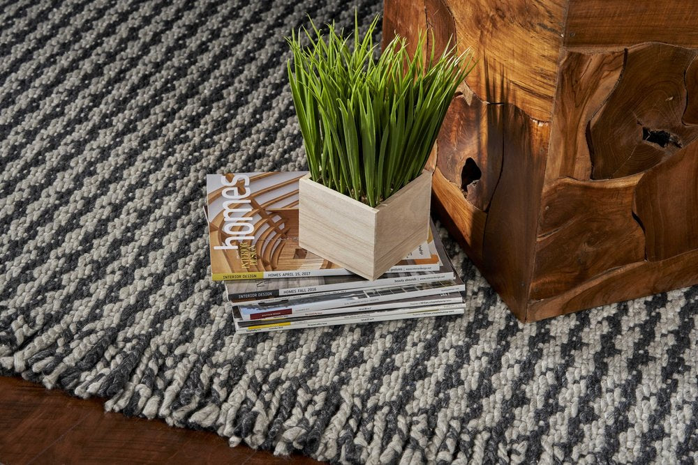 9' X 12' Gray And Light Gray Wool Houndstooth Hand Woven Area Rug With Fringe