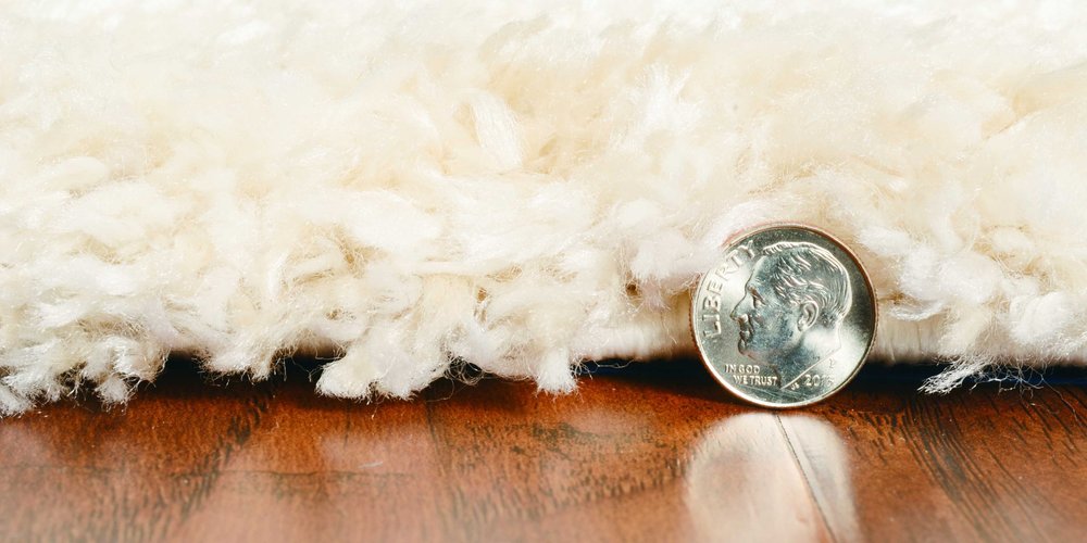 4' X 6' Ivory And Gray Chain Distressed Area Rug