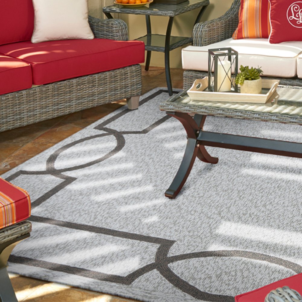 6' X 9' Ivory And Gray Geometric Hand Hooked Area Rug