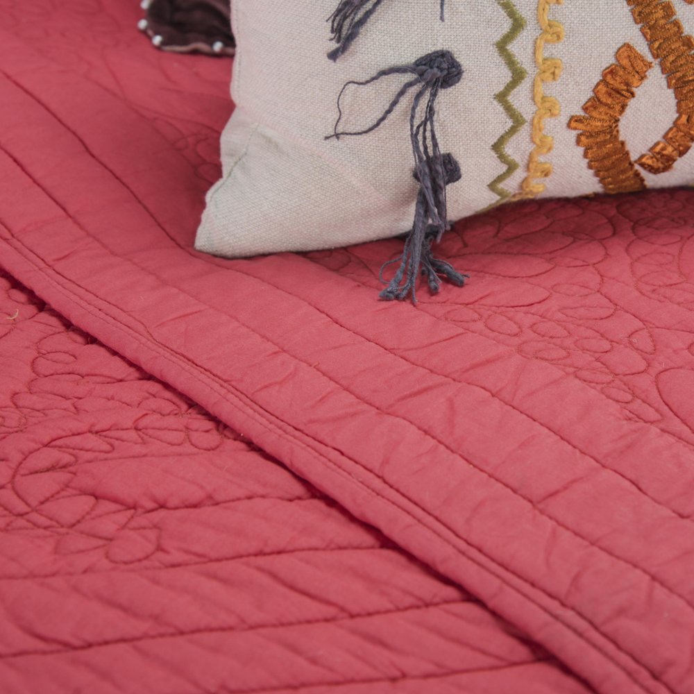 92" X 90" Coral Floral Cotton Quilt