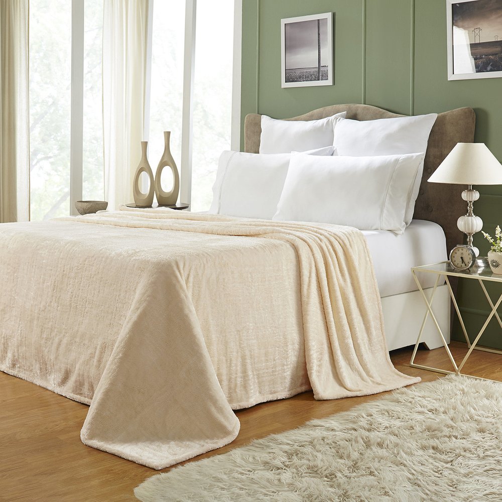 Twin Ivory Fleece Knitted Plush Blanket