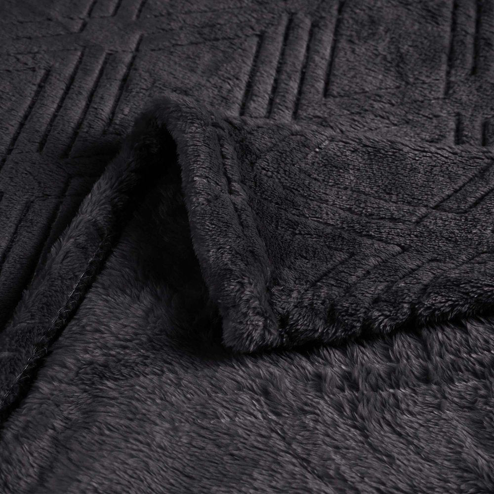 King Black Geometric Flannel Woven Plush Blanket