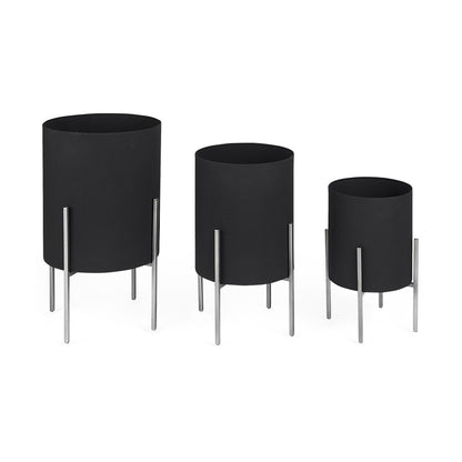 Set of Two Black Metal 20 Ounce Round Pot Planters