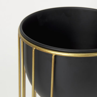Set of Two Black Metal 20 Ounce Round Pot Planters