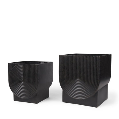 Set of Two Black Metal 20 Ounce Pot Planters