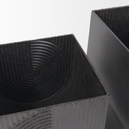 Set of Two Black Metal 20 Ounce Pot Planters