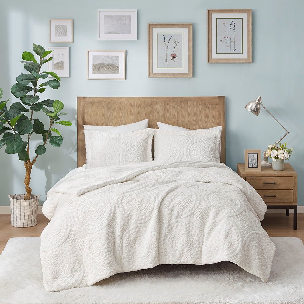 Set of Two Ivory Medallion Twin Ring Stitch Polyester Sham And Comforter