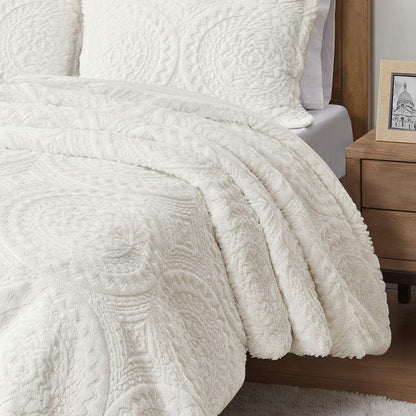 Set of Two Ivory Medallion Twin Ring Stitch Polyester Sham And Comforter