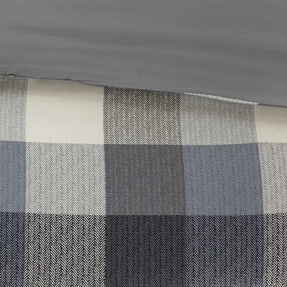 Set of Seven Gray And Ivory Plaid King Ring Stitch Polyester Sham And Comforter