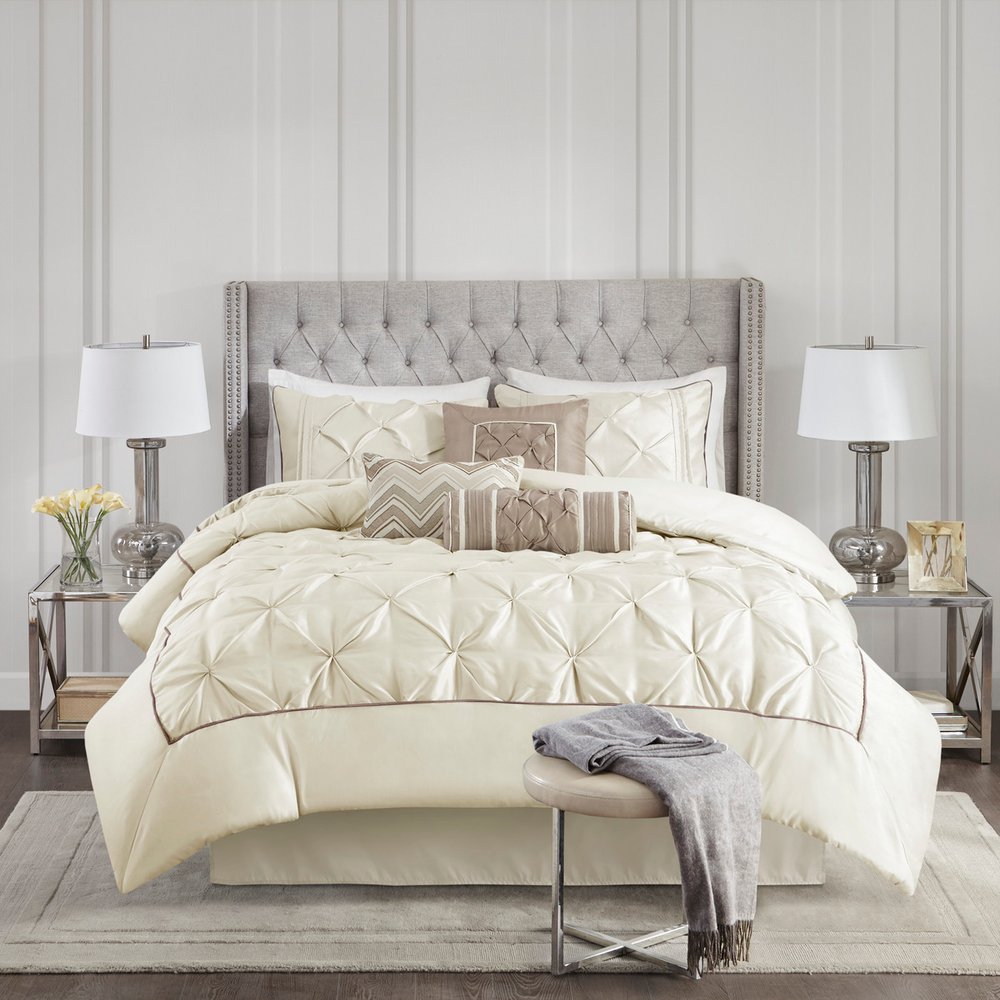 Set of Seven Ivory Queen Ring Stitch Polyester Sham And Comforter