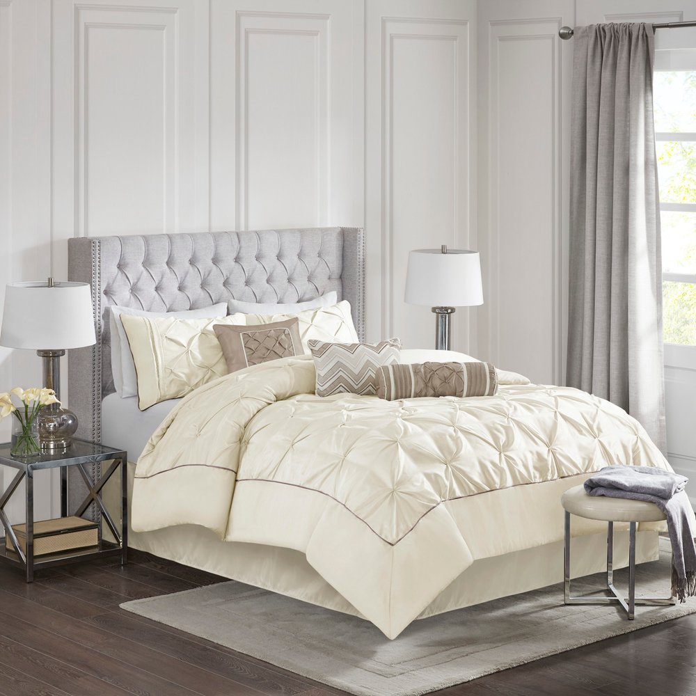 Set of Seven Ivory Queen Ring Stitch Polyester Sham And Comforter