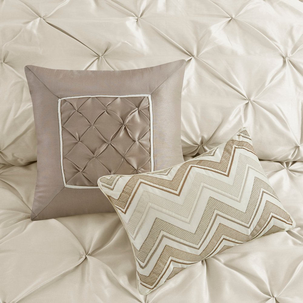 Set of Seven Ivory Queen Ring Stitch Polyester Sham And Comforter