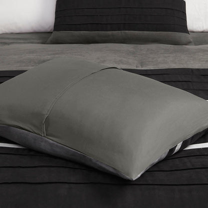 Set of Seven Black King Ring Stitch Polyester Sham And Comforter