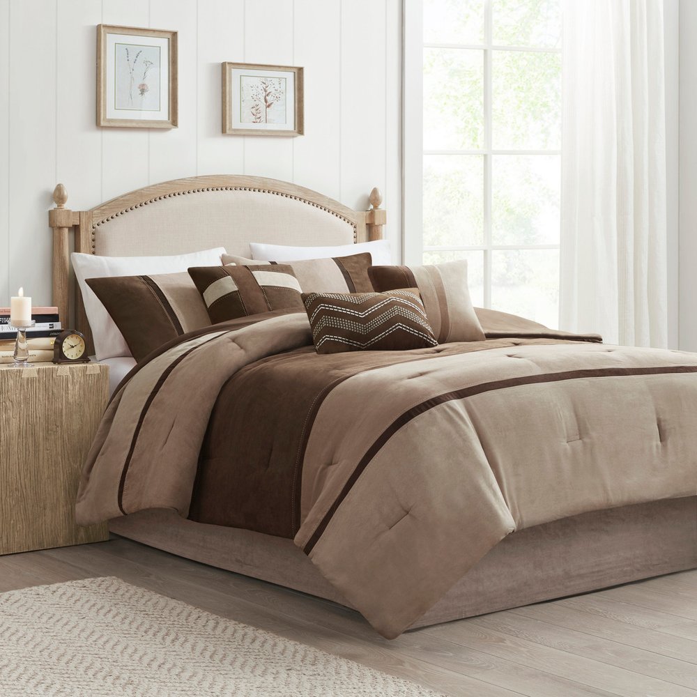 Set of Seven Brown King Ring Stitch Polyester Sham And Comforter