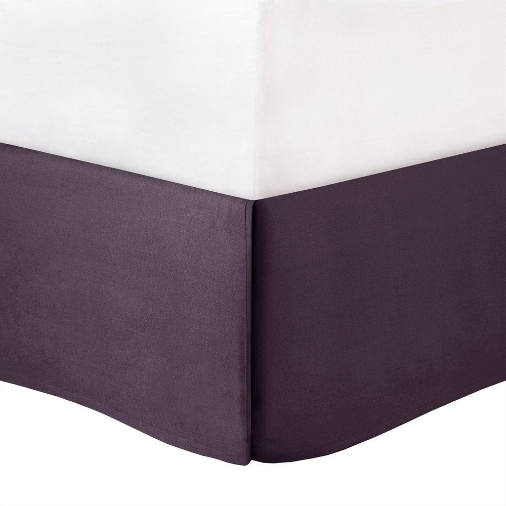 Set of Seven Plum Queen Ring Stitch Polyester Sham And Comforter