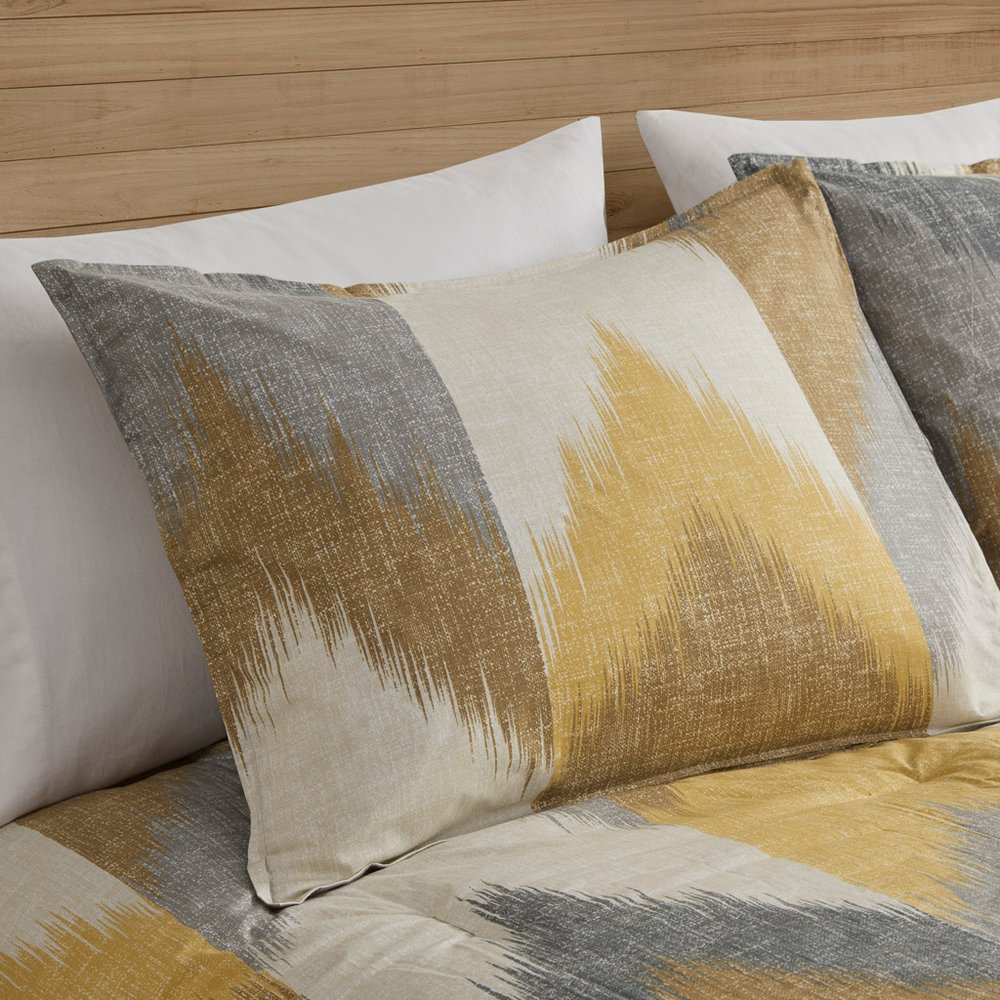 Set of Three Gray And Ivory Queen Ring Stitch Polyester Sham And Comforter
