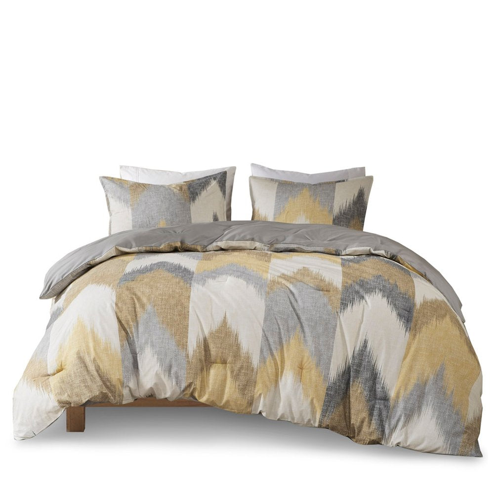 Set of Three Gray And Ivory Queen Ring Stitch Polyester Sham And Comforter