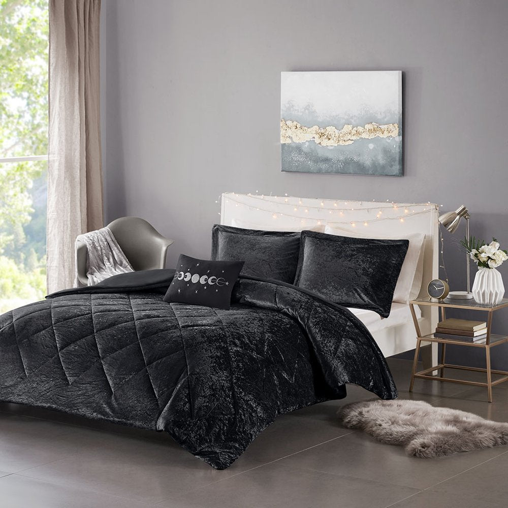 Set of Three Black Twin Ring Stitch Polyester Sham And Comforter