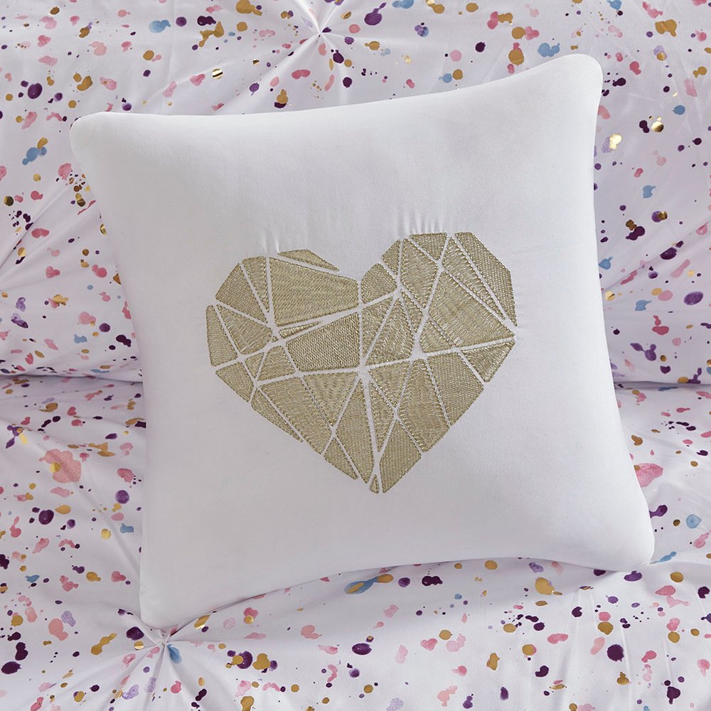 Set of Four Plum And White Abstract Ring Stitch Polyester Sham And Comforter
