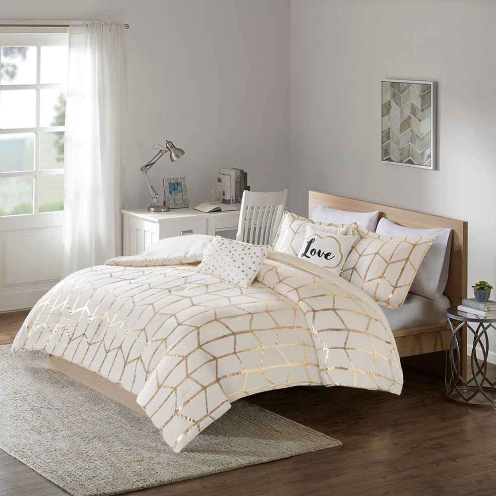 Set of Four Gold And Ivory Geometric Ring Stitch Polyester Sham And Comforter